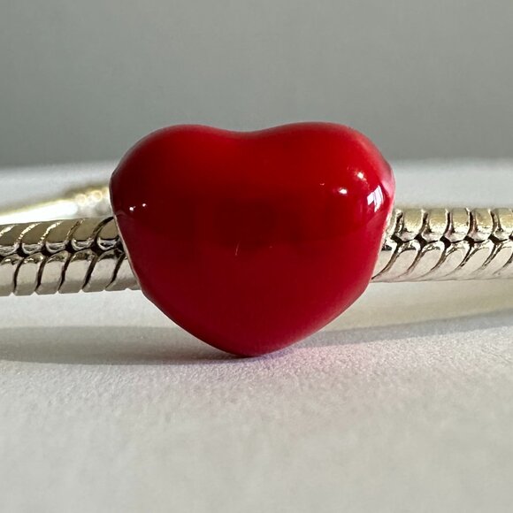 NEW Authentic Pandora MATTE REDISH Heart Charm / Pandora Silver Bracelet Charms - Picture 1 of 4